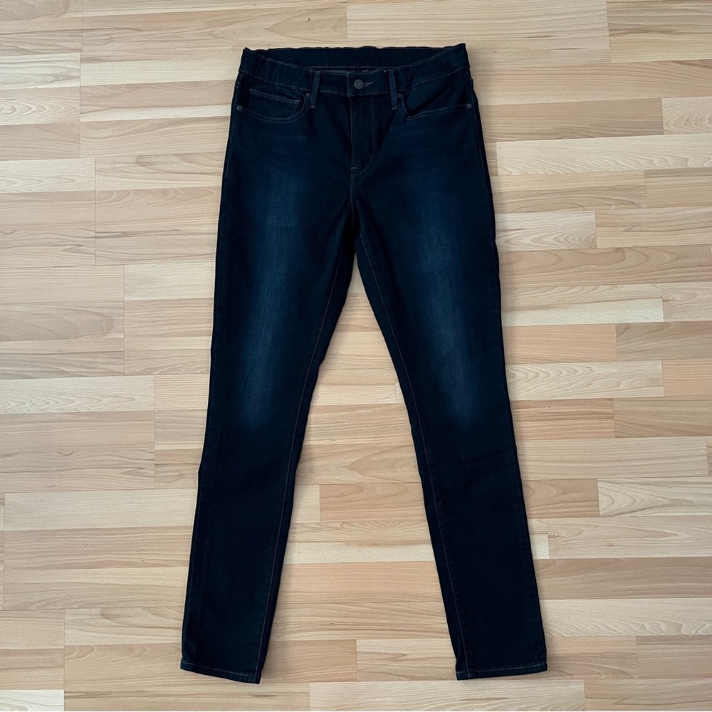 Levis Woman’s Size 8 Skinny Jeans